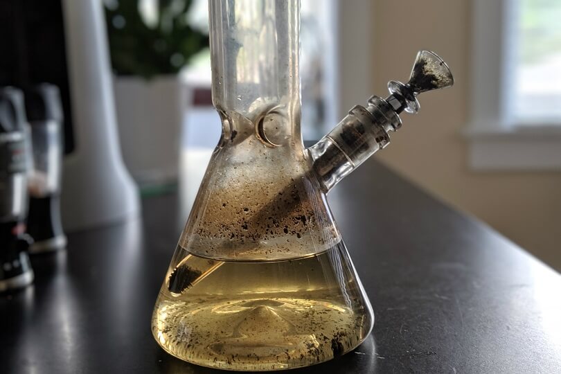 how-to-clean-a-bong